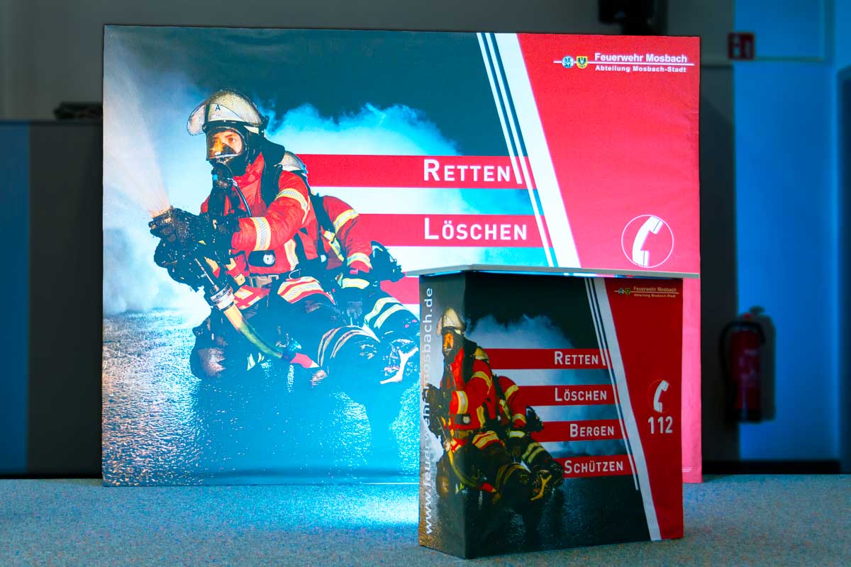 Symbolbild mobiler Messestand einer Feuerwehr
