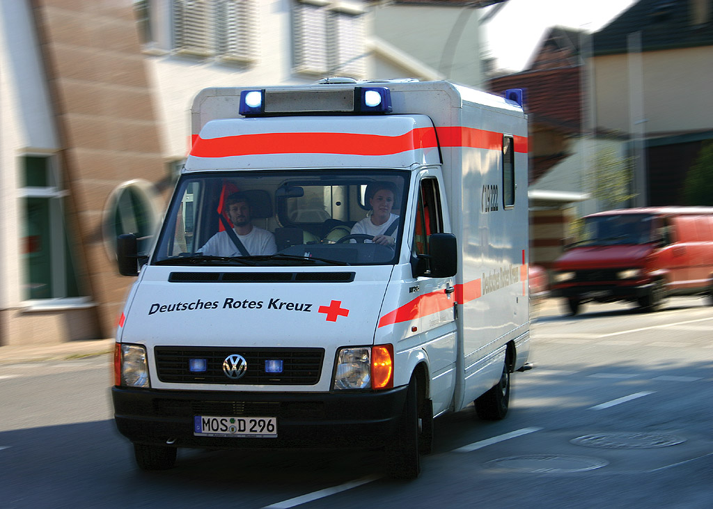 Rettungswagen mit Blaulicht