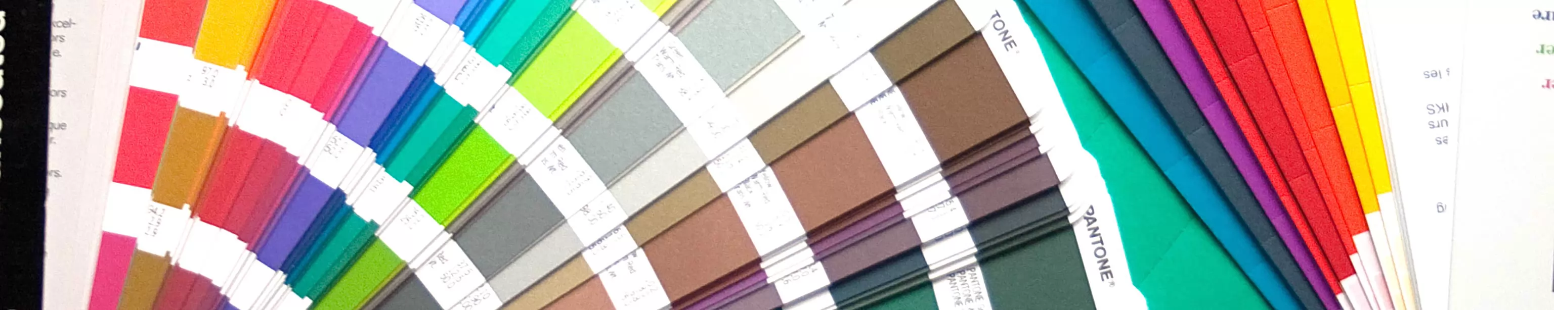 Farbfächer symbolisiert Leistungsvielfalt einer Werbeagentur